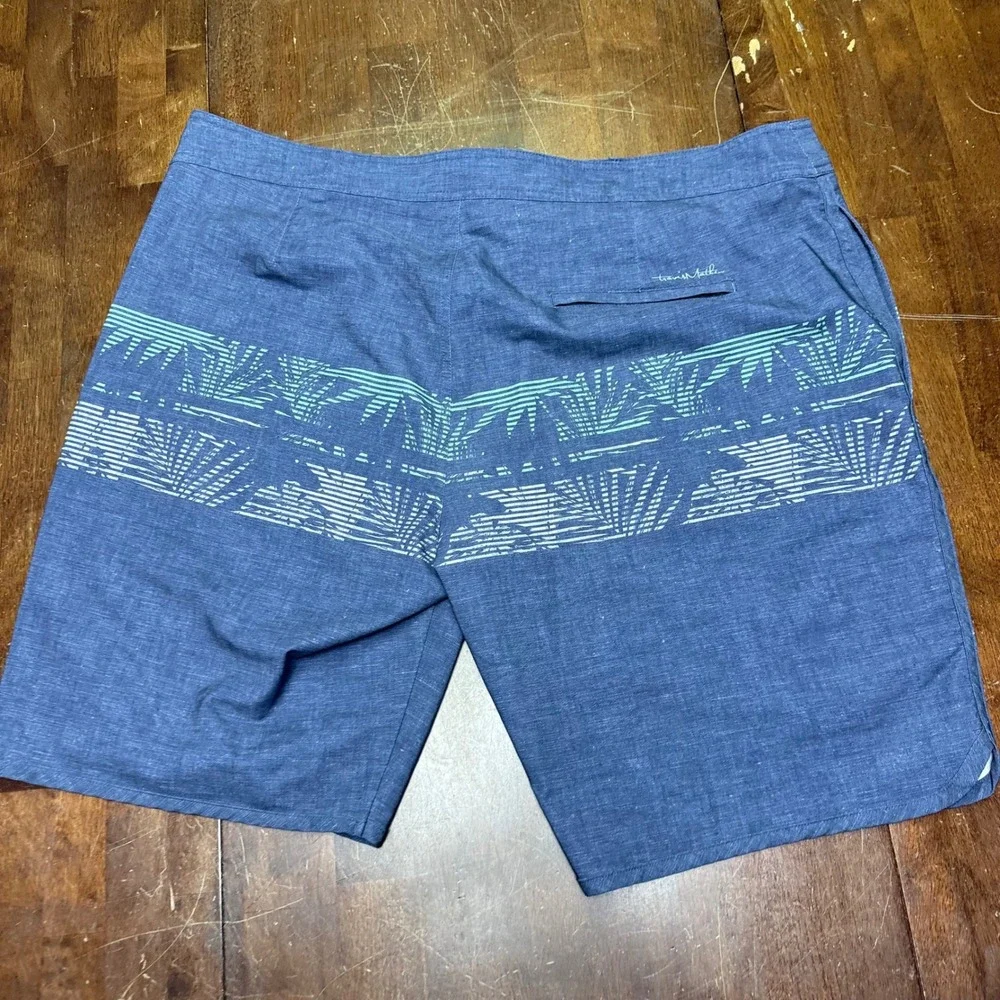2 lot of Travis Mathew Board Shorts XXL Men 42 Blue Grey Tropical Stretch 2 Pack